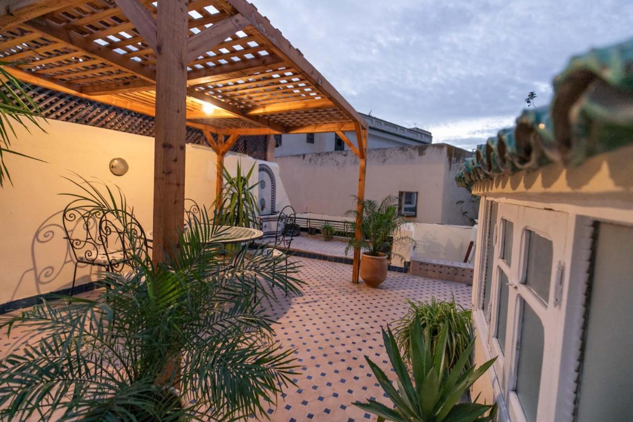 Riad Avec Terrasse Privee Et Piscine Partagee A 300M Fez Exterior foto