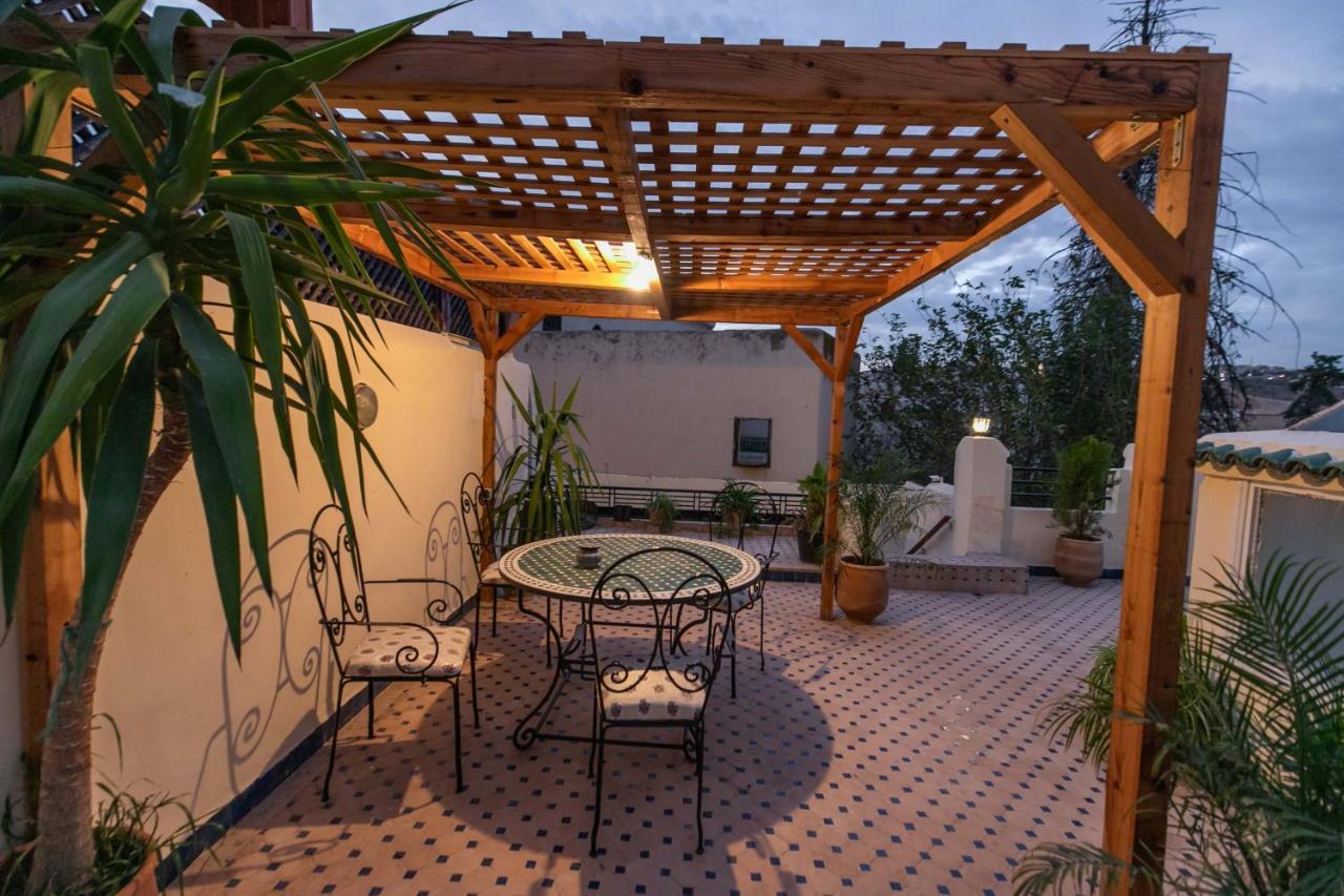 Riad Avec Terrasse Privee Et Piscine Partagee A 300M Fez Exterior foto